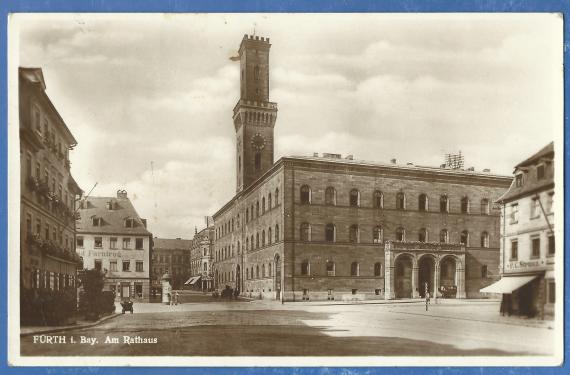 Alte Ansichtskarte von Fürth - Am Rathaus - mit dem Manufakturwarengeschäft von David Farntrog, - versandt am 29, September 1930