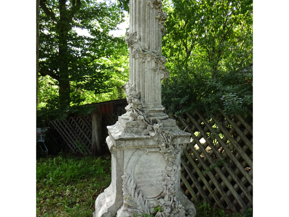 Gravestone in the form of a column