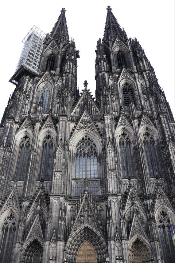 Front view of the Cologne Cathedral.