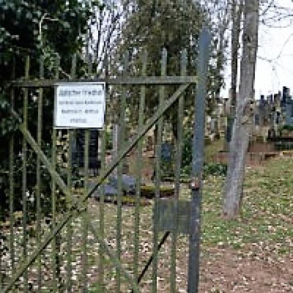 Eingang zum jüdischen Friedhof in Wittlich