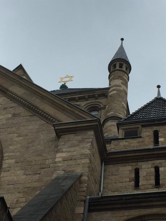 Außenfassade der Synagoge Roonstraße in Köln