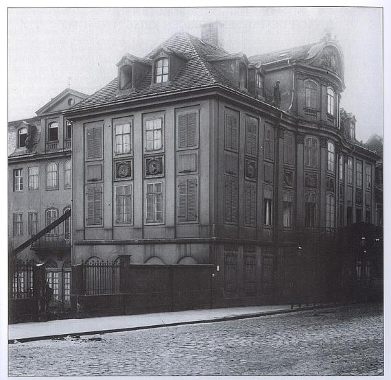Palais Boxberg, Hauptfassade mit Seitenansicht