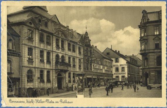 Alte Ansichtskarte von Pirmasens vom Adolf Hitler Platz mit Rathaus und dem Kaufhaus Louis Landauer, - versandt am 6. November 1938