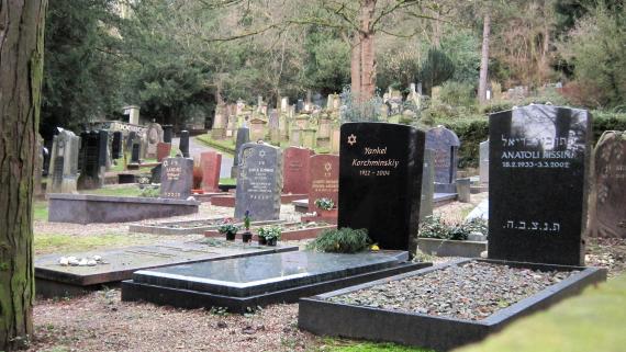 Tombstones lying next to each other