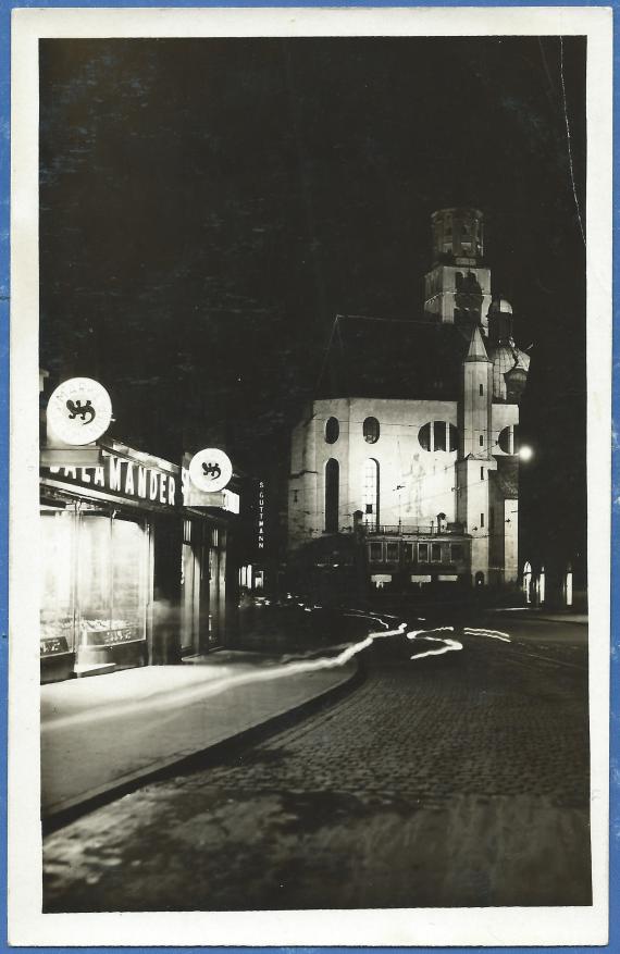 Ansichtskarte Augsburg - Straßenansicht mit Leuchtreklame S. Guttmann aus der Zeit um 1930