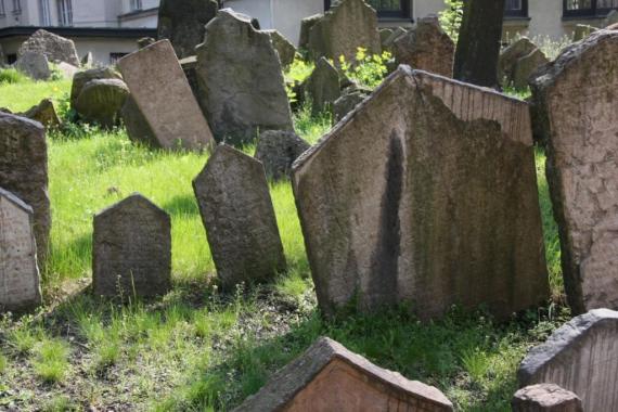 Auf dem Friedhof Josefov