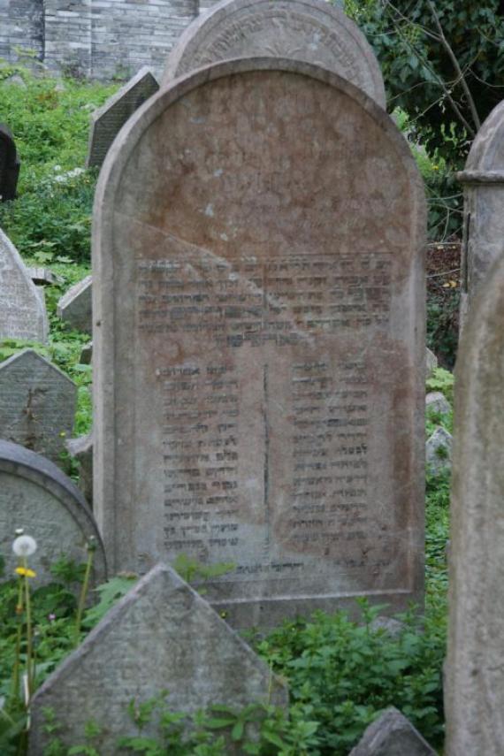Auf dem alten Friedhof Ziskov