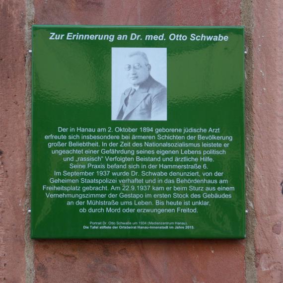 Gedenktafel für Otto Schwabe am Hanauer Behördenhaus