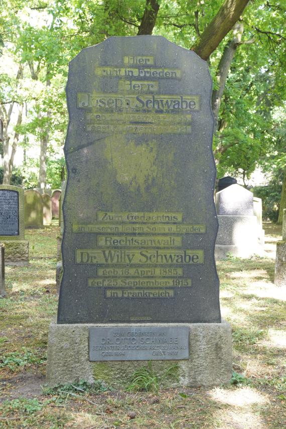 Grabmal der Familie Schwabe auf dem Jüdischen Friedhof in Hanau