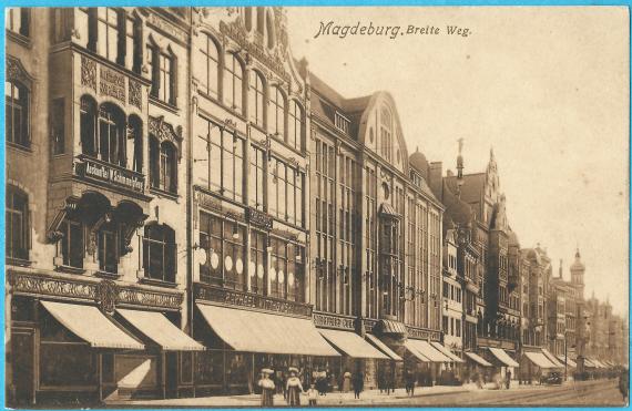 Historical picture postcard Magdeburg - Breite Weg - from around 1920