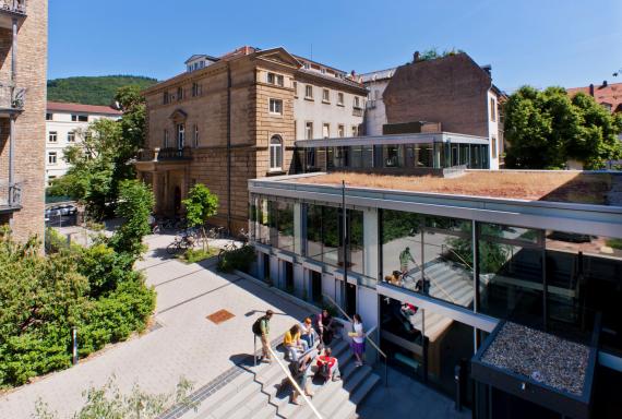 Die Hochschule für jüdische Studien von Oben fotografiert