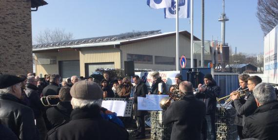 Laying of stumbling stones for Fanny Kahn in Aalen, Oesterleinstraße 10 - Lord Mayor Thilo Rentschler shortly before the speech