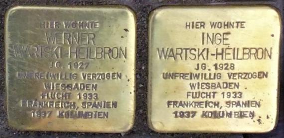 First laying of Stolpersteine in Aalen on February 21, 2018 for Fanny Kahn and the Heilbron family - Stolpersteine Werner Wartski-Heilbron and Inge Wartski-Heilbron.
Here lived Werner Wartski-Heilbron, born in 1927, involuntarily moved Wiedbaden, escape 1933 France Spain, 1937 Colombia.
Inge Wartski-Heilbron lived here. born 1928, involuntarily moved Wiesbaden, escape 1933 France Spain, 1937 Colombia