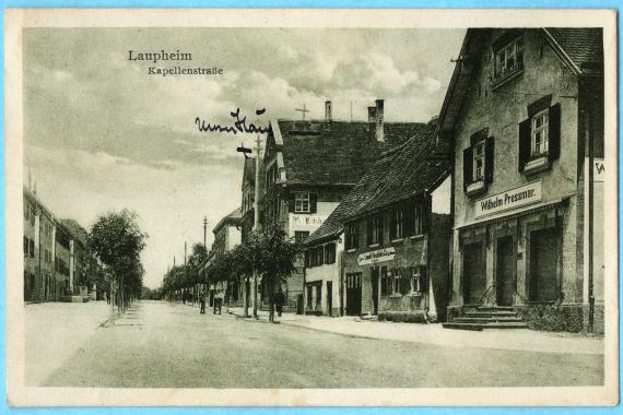 Alte Ansichtskarte von Laupheim mit der Kapellenstraße aus dem Jahr 1930 