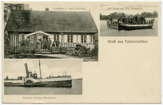 Postkarte mit drei Bildern. Ein Gasthaus mit Menschen und einer Kutsche davor, eine Fähre die einfach und flach ist mit Menschen und einem Fuhrwerk- Ein Dampfboot mit großen Schornstein und seitlichen Schaufelrädern.