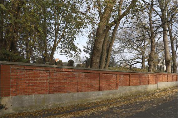 Friedhofsumfriedung