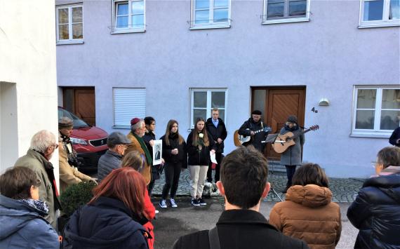 Stumbling stone laying on November 21, 2022 for Rosa Kaufmann in Lauchheim, Torgasse 4 in front of her birthplace and parents' house.