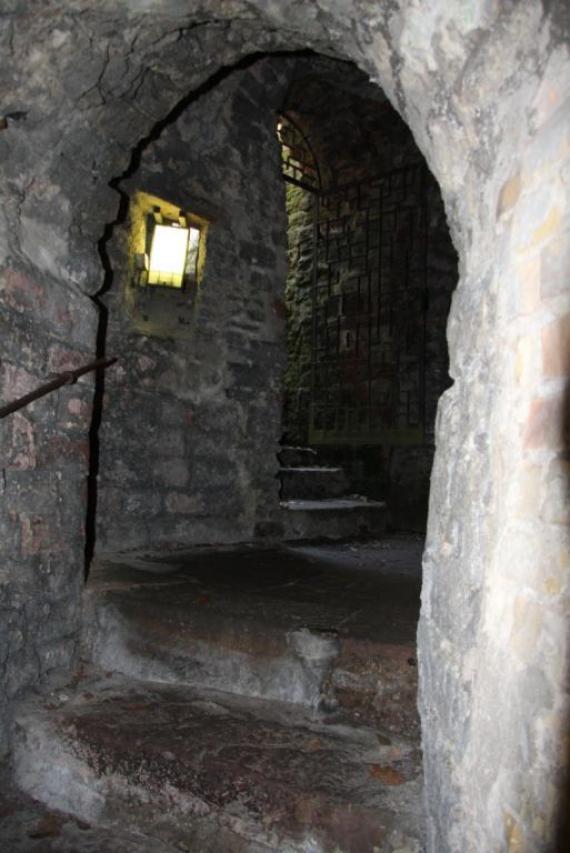 Darkness, Sufen inside the mikvah