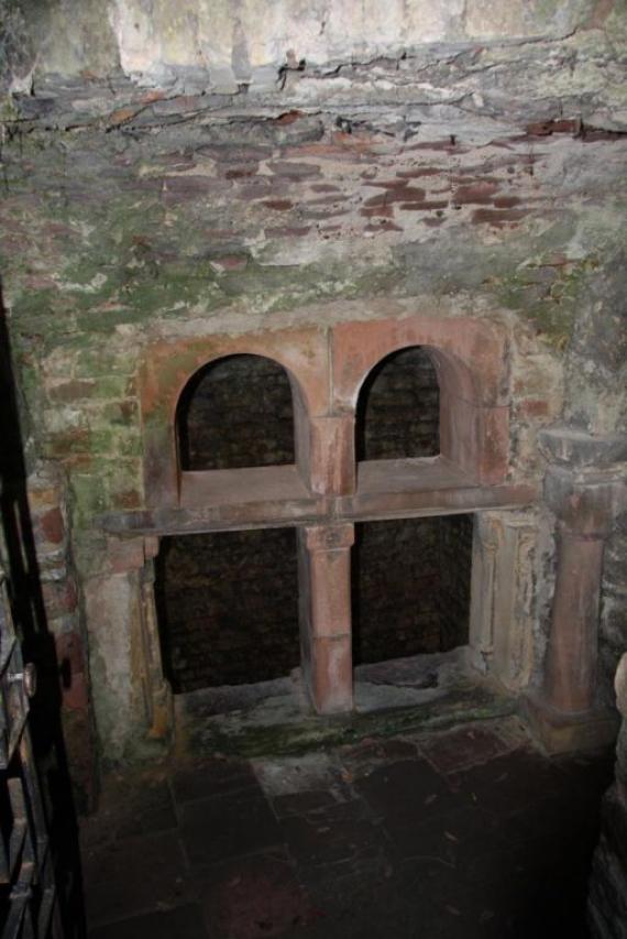 Arched window above the basin