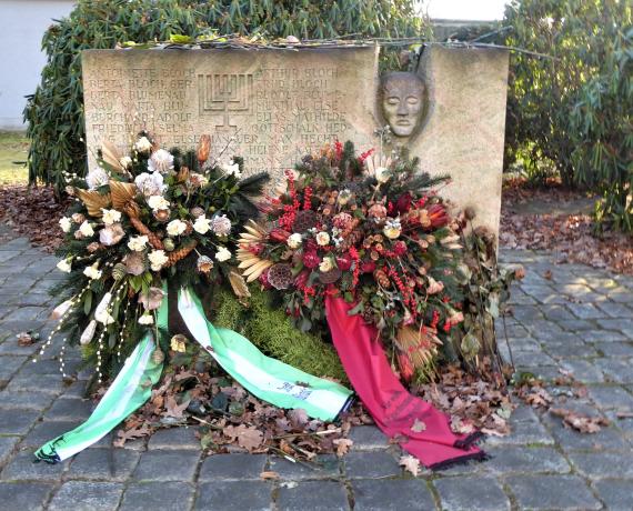 Gedenkstein am Ort des alten jüdischen Friedhofes Bünde