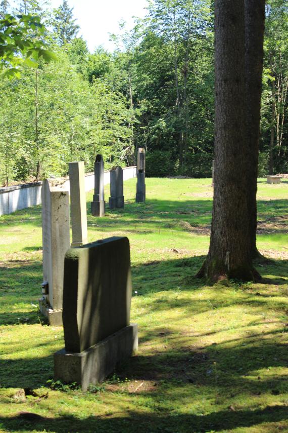 Erpfting concentration camp cemetery and memorial - frankonzept