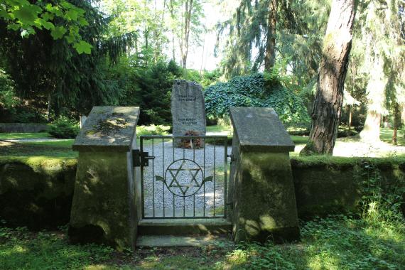 Stoffersberg-Kiesgrube (Igling) - KZ-Friedhof und Gedenkstät