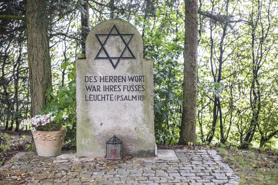 Neumarkt St. Veit Concentration Camp Cemetery/Memorial Brandl