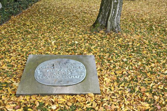 Straubing concentration camp grave forest cemetery Brandl