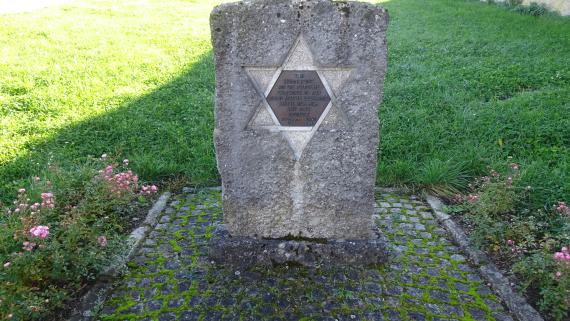 Aub cemetery monument