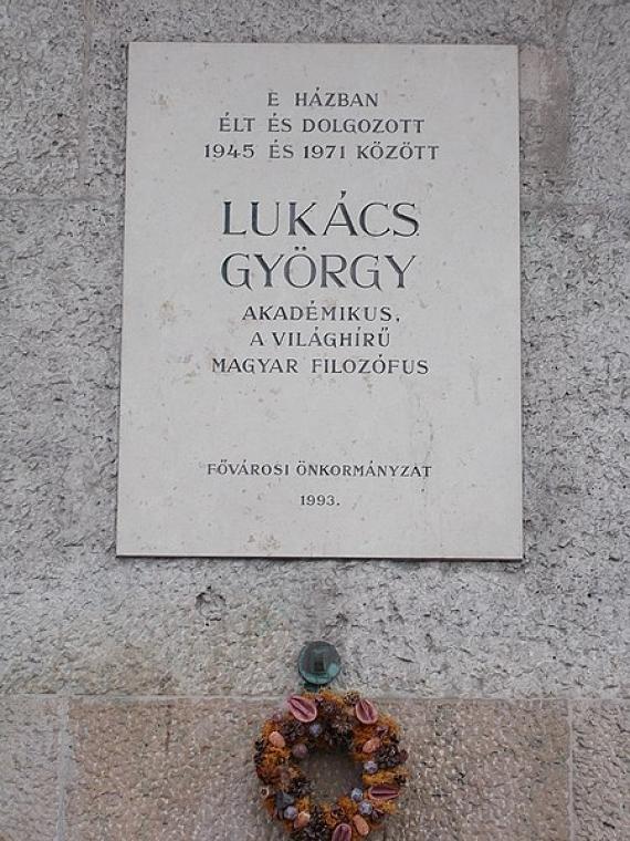 Reminder plaque in gray