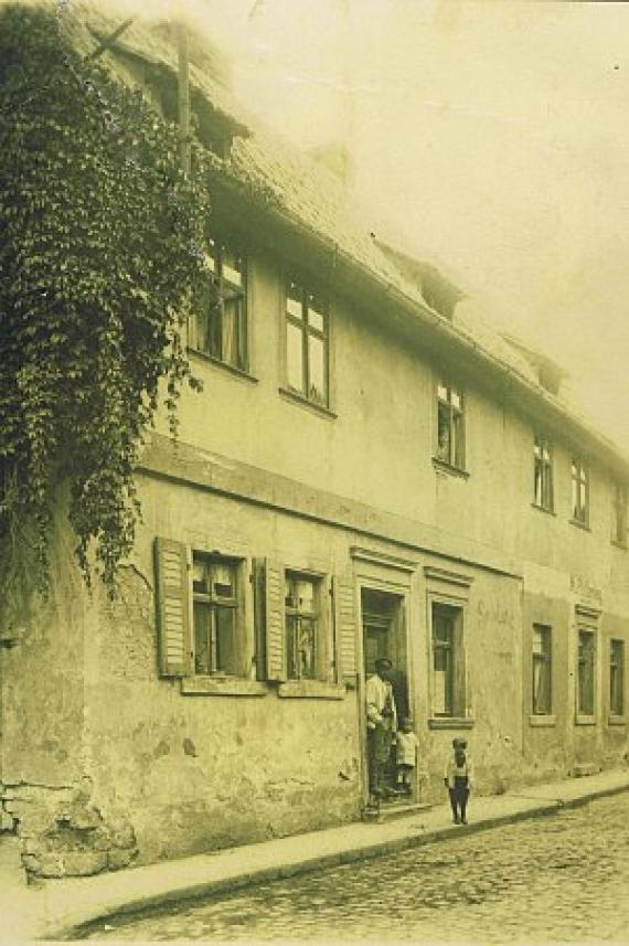 Wohn- und Geschäftshaus Pfifferling mit Betsaal in der Siedlerstraße