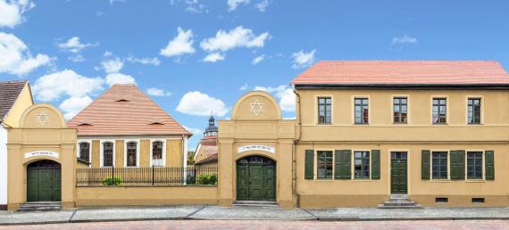 Straßenansicht des Museums Synagoge Gröbzig