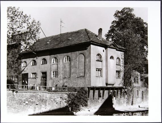 Small synagogue