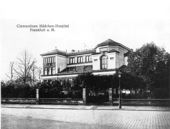 Straßenansicht des Mädchen-Hospitals