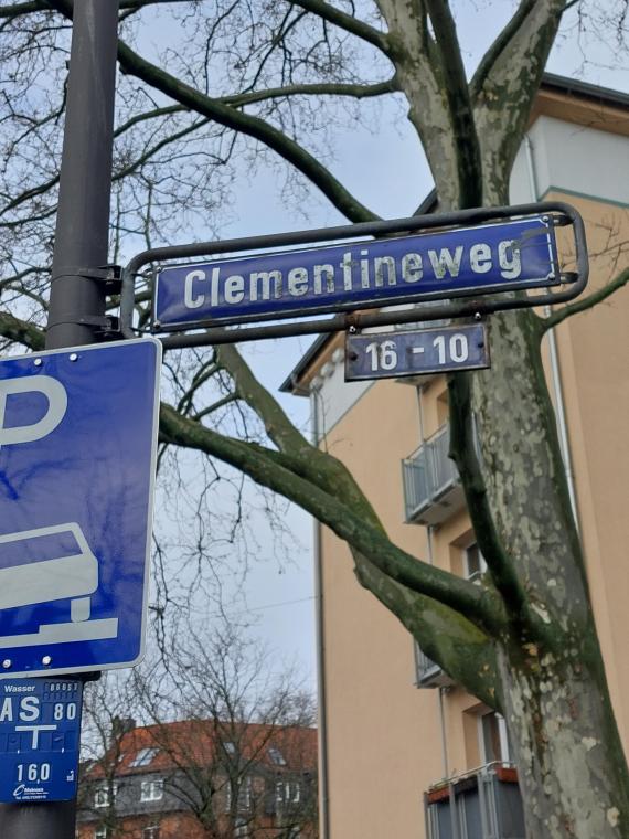 Street sign with the inscription "Clementineweg"