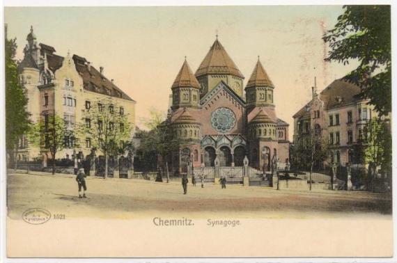 Colored postcard of a synagogue with neighboring buildings