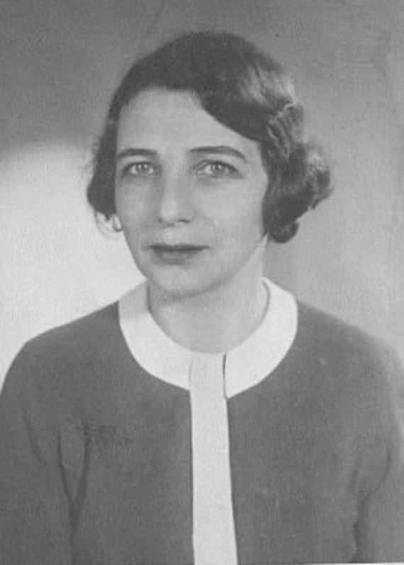 Black and white portrait of a young woman