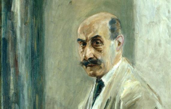 Ein Selbstbildnis in Öl zeigt den Maler Max Liebermann im impressionistischen Stil. Sein fragender, leicht skeptischer Blick mit hochgezogener Augenbraue trifft direkt den Blick des Betrachters