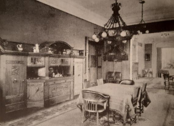 Historical picture of a large dining room in an old villa