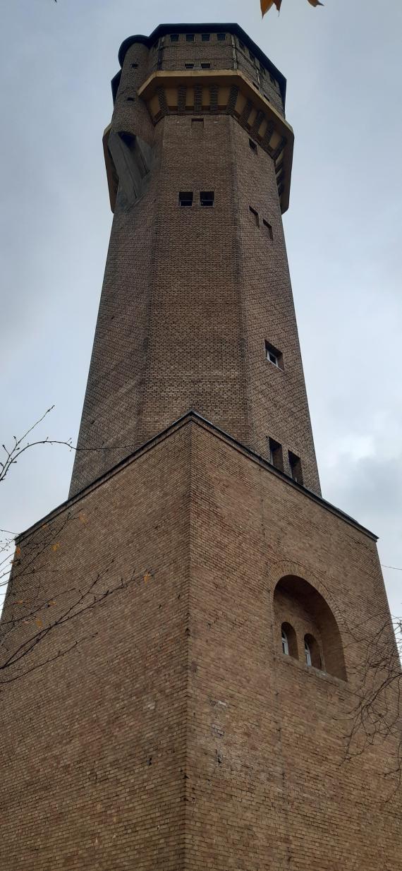 Alter Wasserturm aus Stein