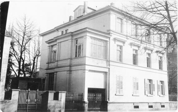 The photo shows the building in which the yeshiva was housed