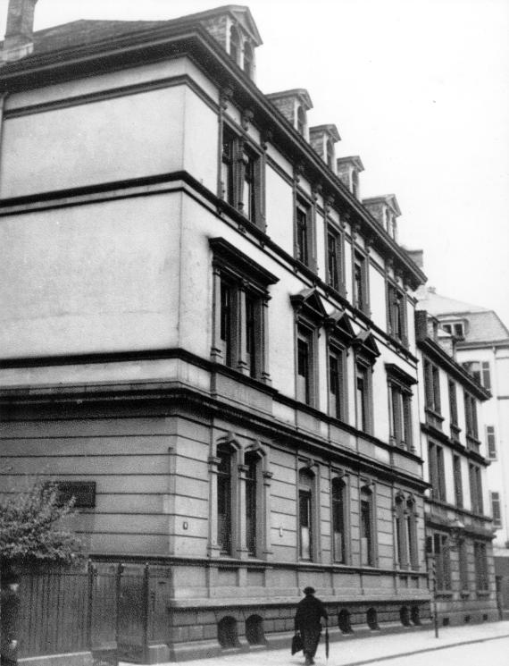 The photo shows the institute building