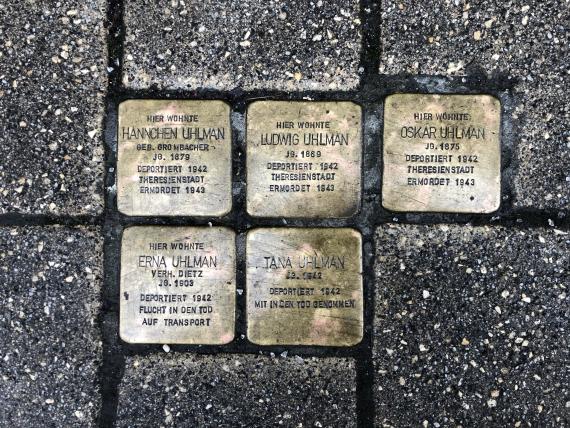 Stumbling Stones Uhlman family: Hannchen, Ludwig, Oskar, Erna, Tana - deported 1942