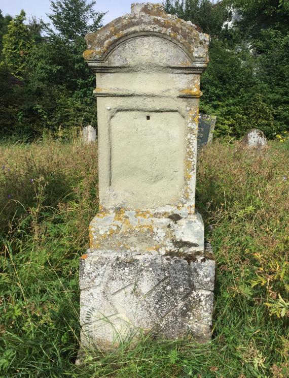 Grabstein von Rabbiners-Gattin Bertha Grün auf dem jüdischen Friedhof in Bopfingen - Oberdorf