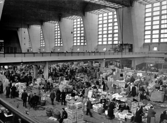 Marktbetrieb in der Großmarkthalle