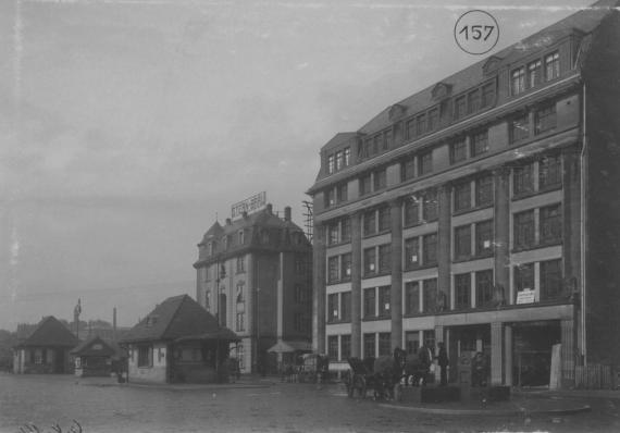 Company building at Osthafenplatz