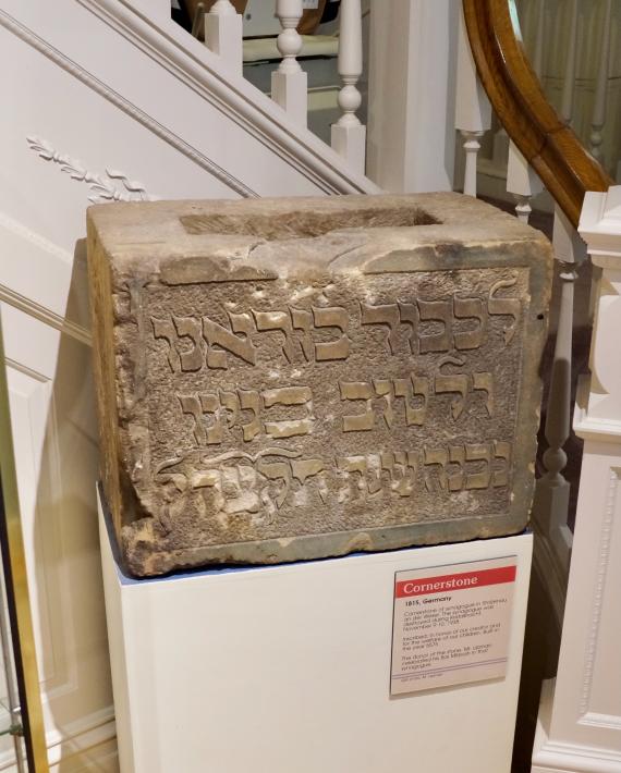 The foundation stone of the Stolzenau synagogue can be seen in a museum in America.