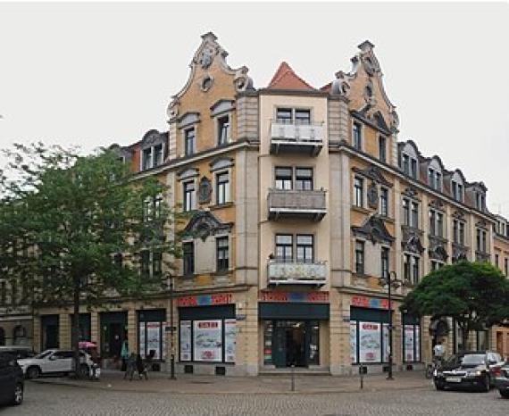 Wohnhaus Oschatzer Straße 15, Dresden mit Istanbul Market