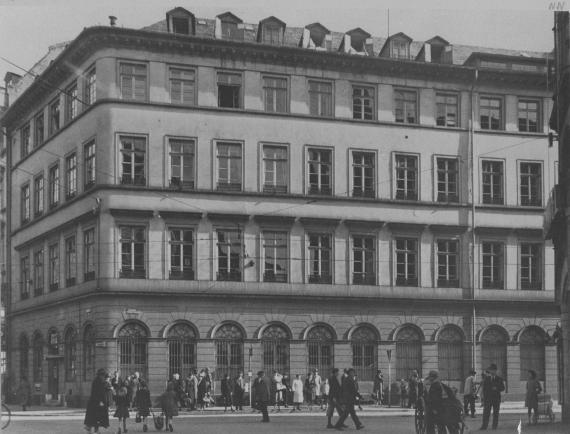 In the style of Frankfurt classicism: the building at Fahrgasse 146