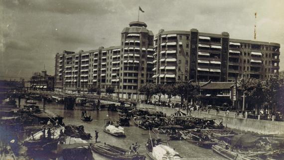 Luftaufnahme des Embankment-Gebäudes in den 1930er Jahren